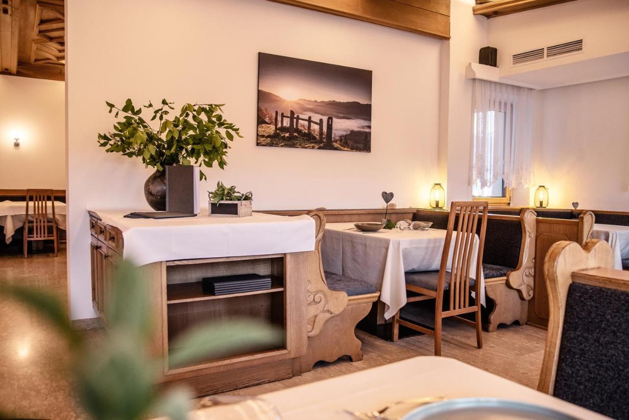Appartement- Und Wellnesshotel Winkler Falzes Exterior photo