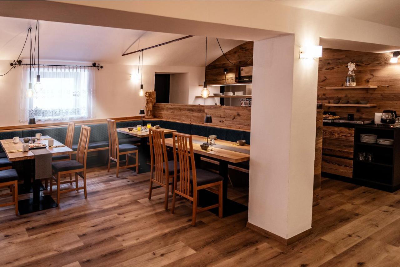 Appartement- Und Wellnesshotel Winkler Falzes Exterior photo