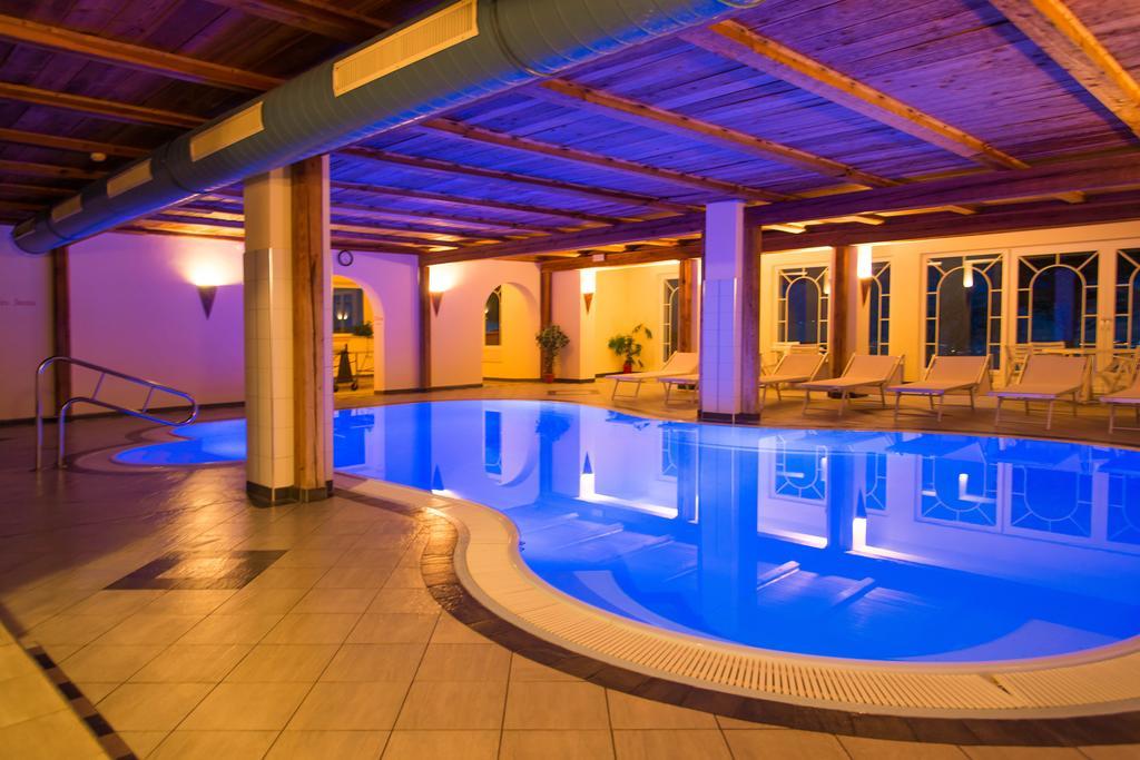 Appartement- Und Wellnesshotel Winkler Falzes Exterior photo
