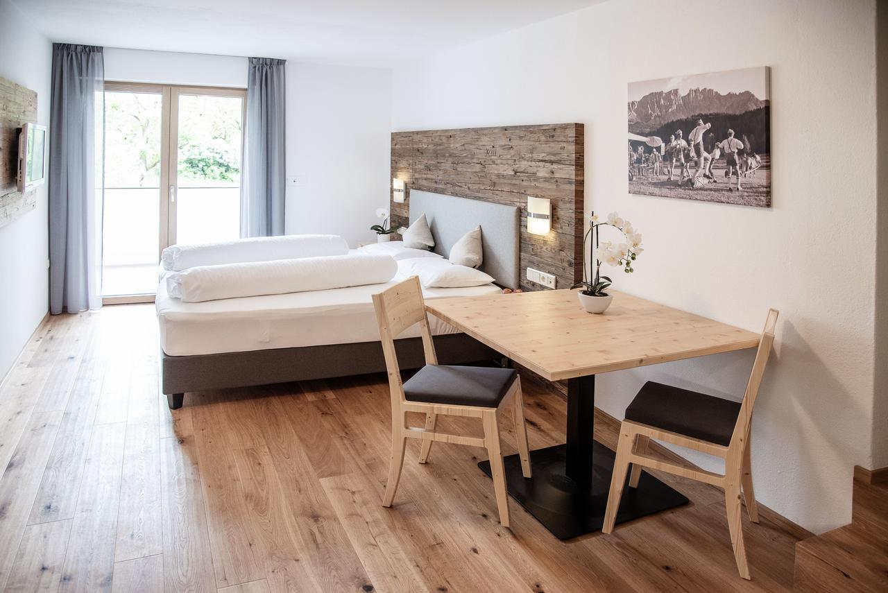 Appartement- Und Wellnesshotel Winkler Falzes Exterior photo