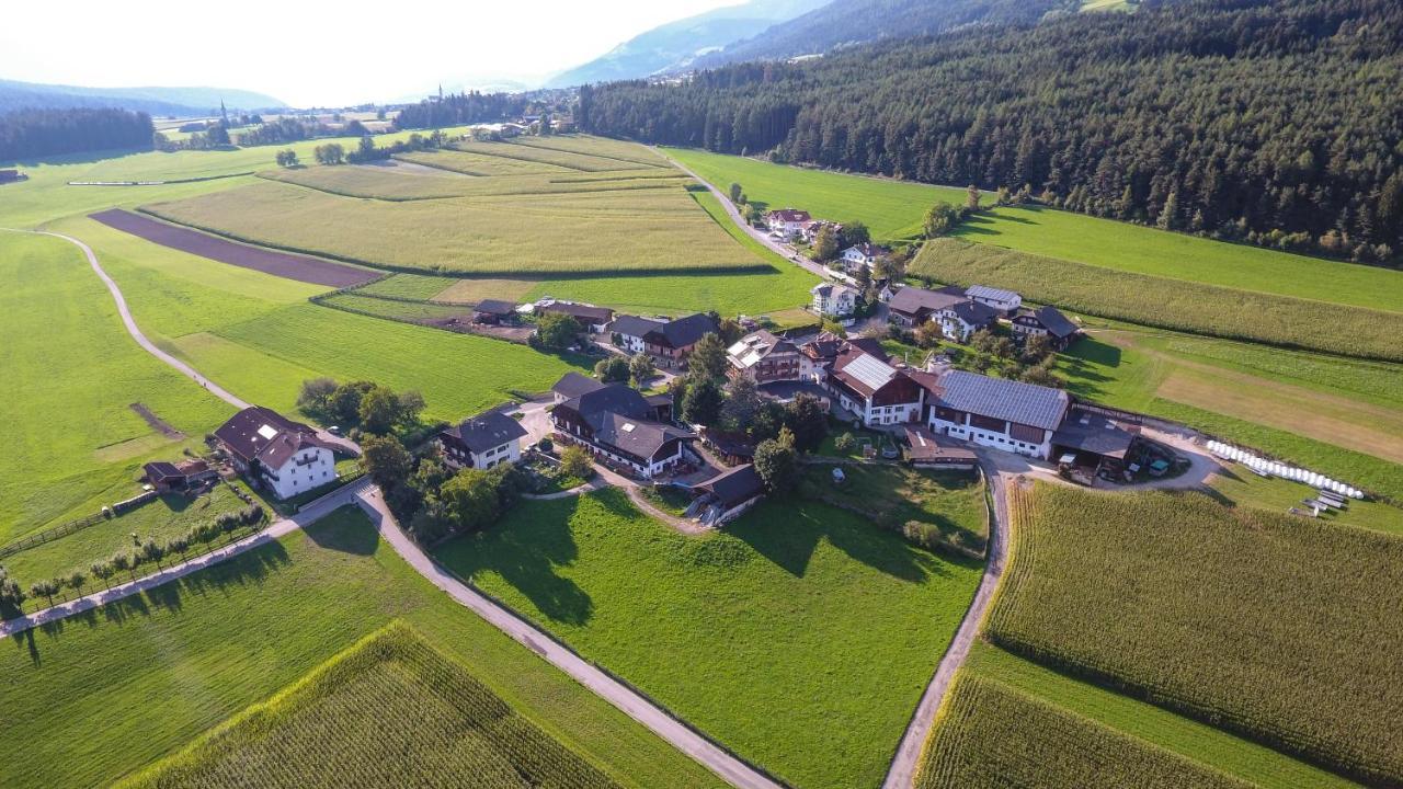 Appartement- Und Wellnesshotel Winkler Falzes Exterior photo